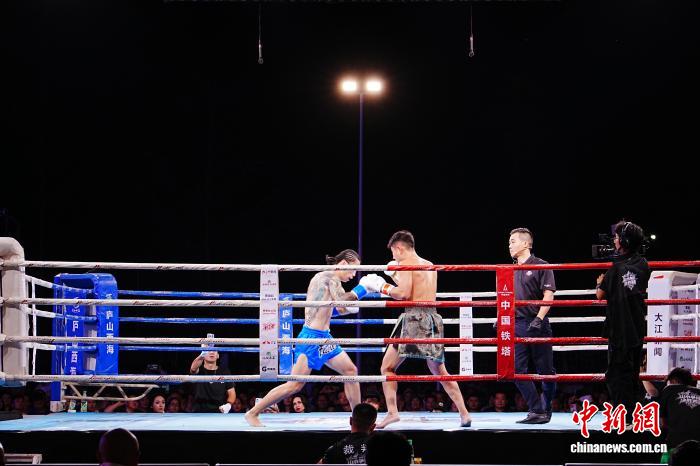 中外拳王争霸赛在庐山西海激情开战