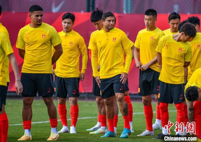 国足集训名单更新 艾克森离队热身赛将启