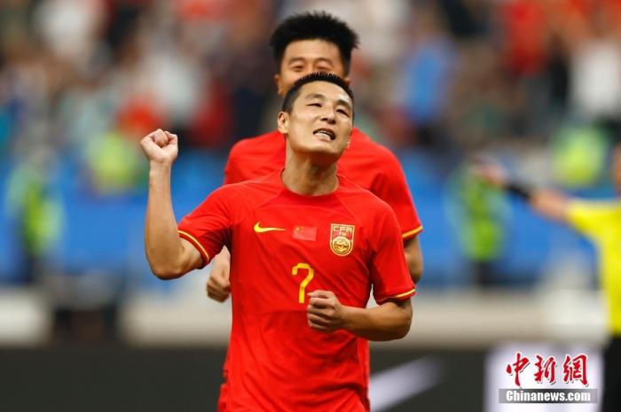 武磊怒斥国足队内冲突谣言：谣言止于智者