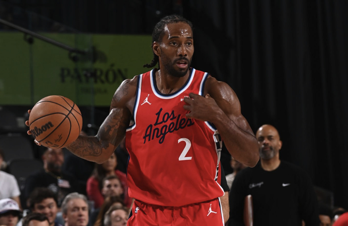 莱昂纳德超远三分引爆全场 快船力克公牛延续连