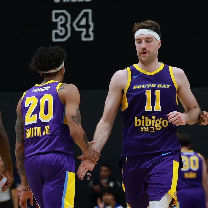 雷迪克炮轰艾顿表现低迷 蒂米成湖人内线救星遭