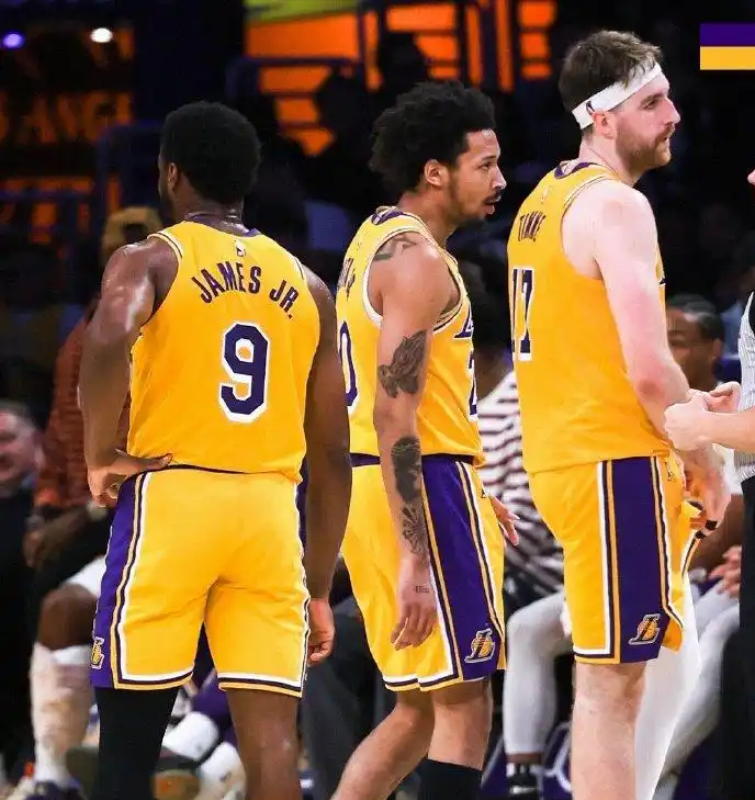 雷迪克炮轰艾顿表现低迷 蒂米成湖人内线救星遭